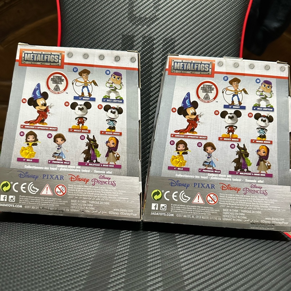 Metalfigs collectible Mickey and Minnie